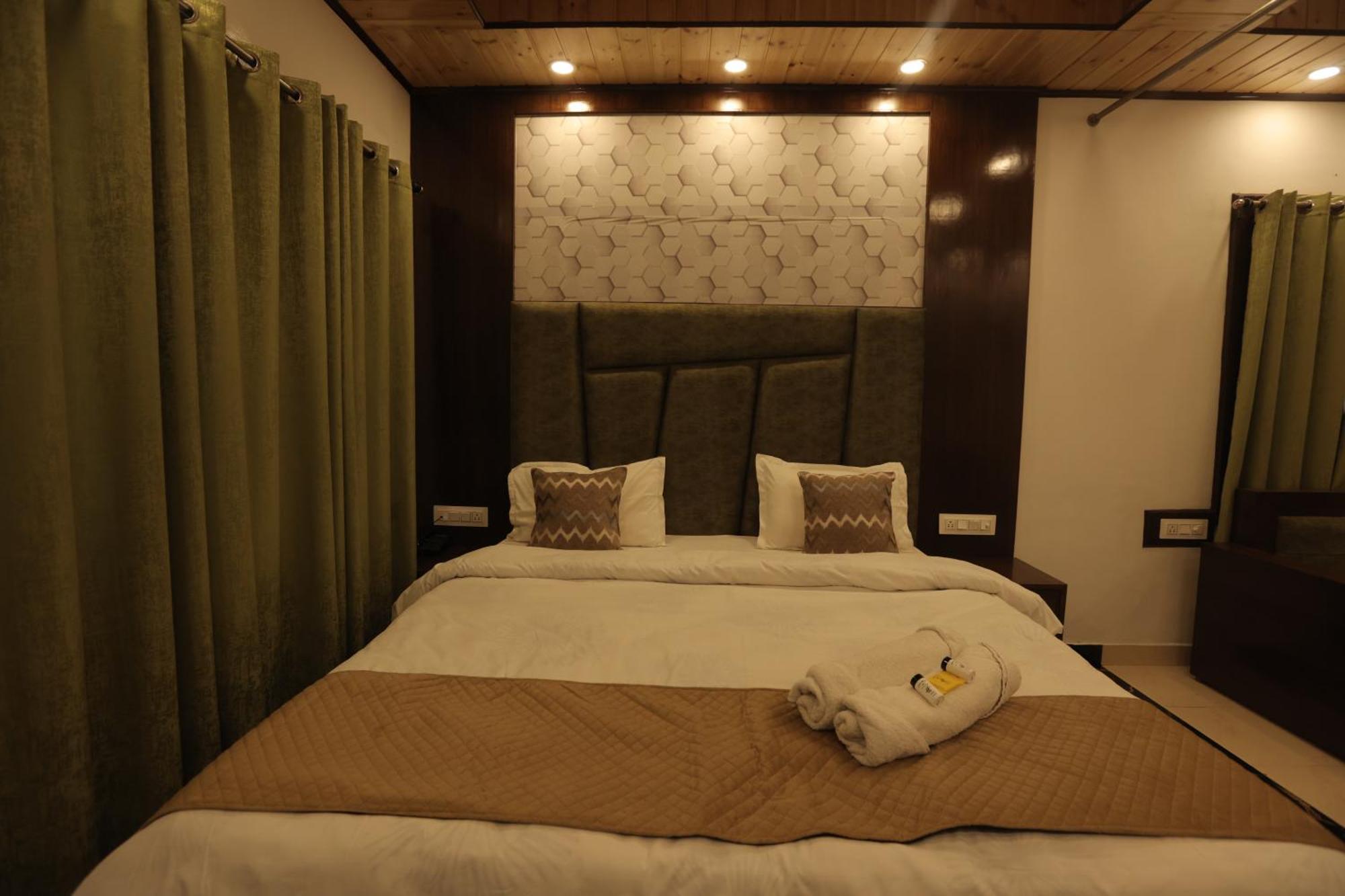 Studioz Paradise Hills มัสซูรี ภายนอก รูปภาพ